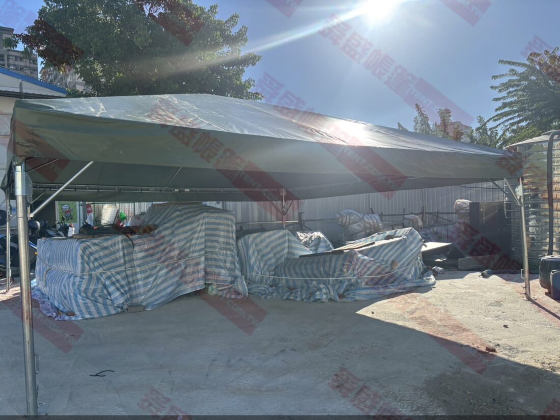 宮廷帳 6x6 公尺,設置於營造工地作為工程物料保存與遮蔽使用